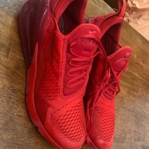 Mens size 11 Nike 270 , Great used condition. He didn’t wear them a lot.